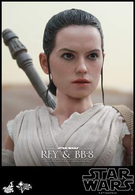 Star Wars: The Force Awakens: 1/6th scale Rey and BB-8 Set