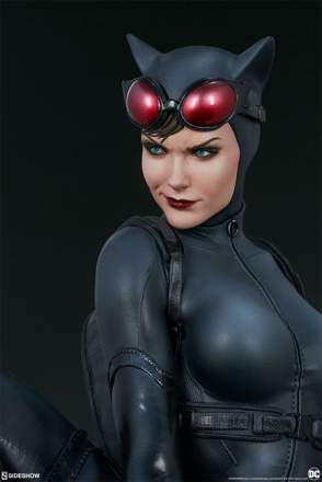 Catwoman Premium Format