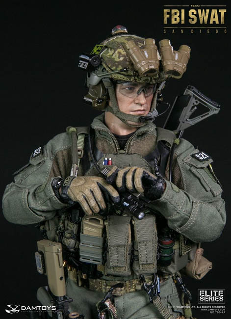 Damtoys FBI SWAT special weapons and tactics team radio with headset 1/6 toys