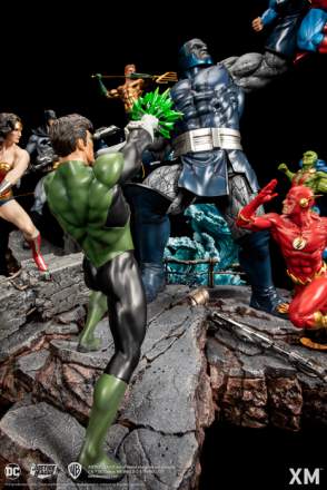 XM Studios - Justice League vs Darkseid Diorama