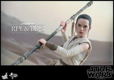 Star Wars: The Force Awakens: 1/6th scale Rey and BB-8 Set