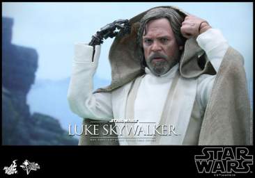 Star Wars: The Force Awakens - 1/6th scale Luke Skywalker