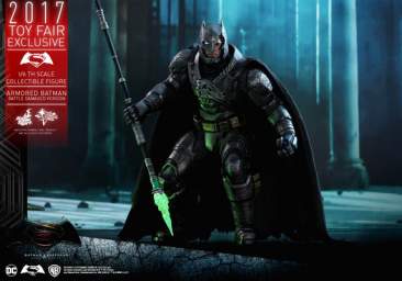 Batman v Superman - 1/6th scale Armored Batman (Battle Damaged Version)