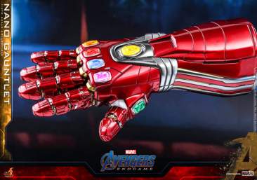Avengers: Endgame 1/4th scale Nano Gauntlet