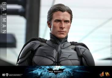 DX19 - The Dark Knight Rises - 1/6th scale Batman