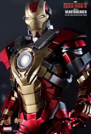 Iron Man 3: Heartbreaker (Mark XVII) Limited Edition