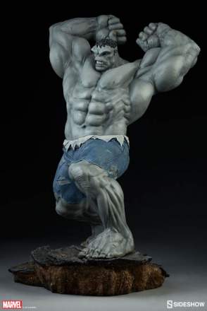 Grey Hulk Statue (Exclusive)