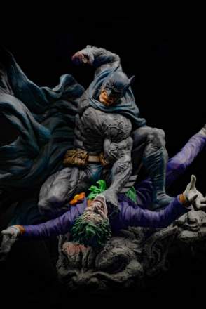 Kotobukiya - Batman vs The Joker Master Series Polystone Statue