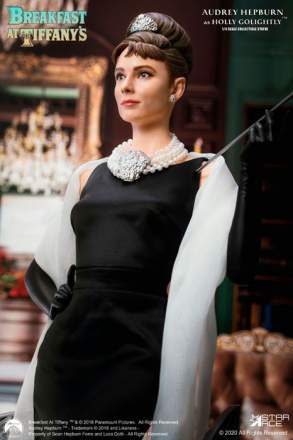Star Ace - 1/4 Scale Audrey Hepburn as Holly Golightly