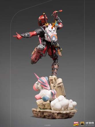 Iron Studios -  1:10 Scale Deadpool Deluxe Statue