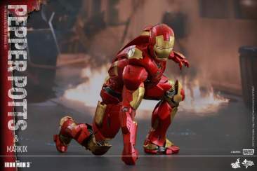 Iron Man 3: 1/6th scale Pepper Potts & Mark IX Figures Set