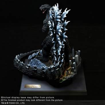 X Plus - Godzilla 2004 Poster Art Version Real Master Collection Statue