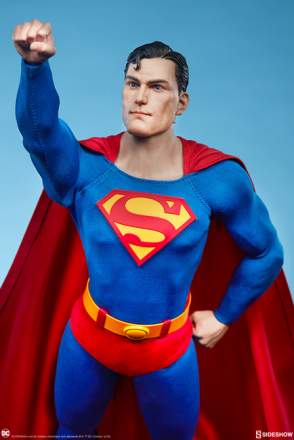 Superman sixth scale figure