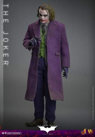 The Dark Knight Trilogy - 1/6th scale The Joker DX32