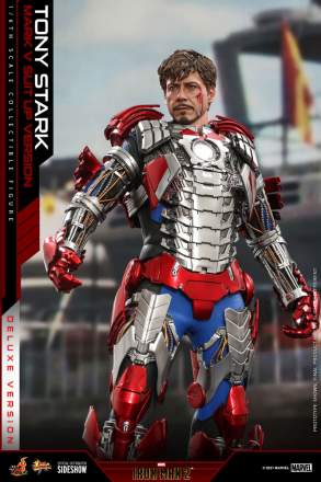 Iron Man 2 - Tony Stark Mark V Suit up Version - Deluxe